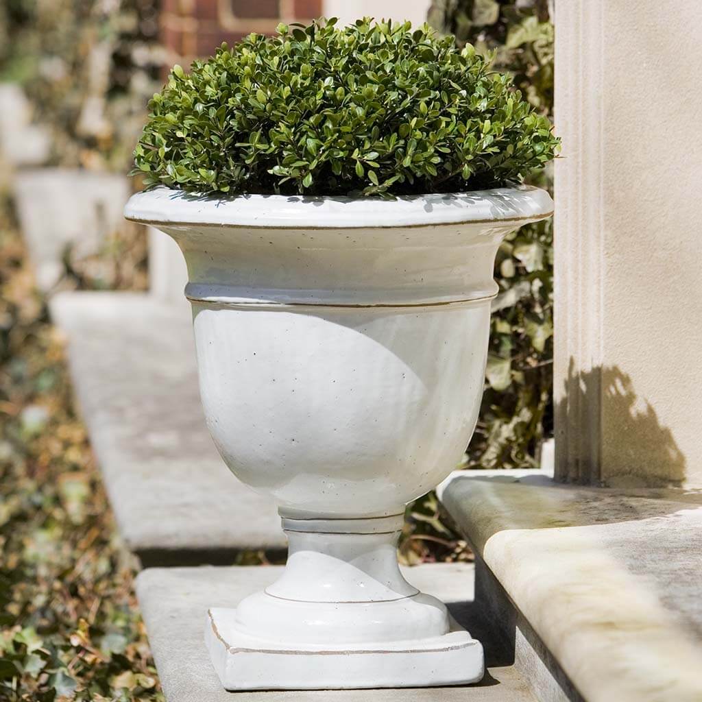 Campania Beldon Urns