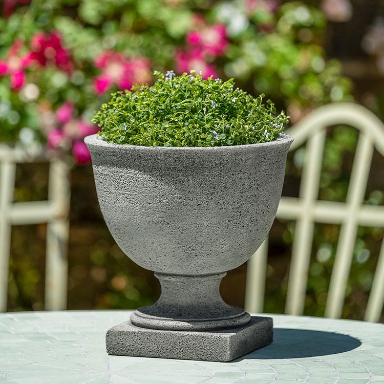 Campania Hempstead Urn