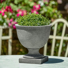 Campania Hempstead Urn