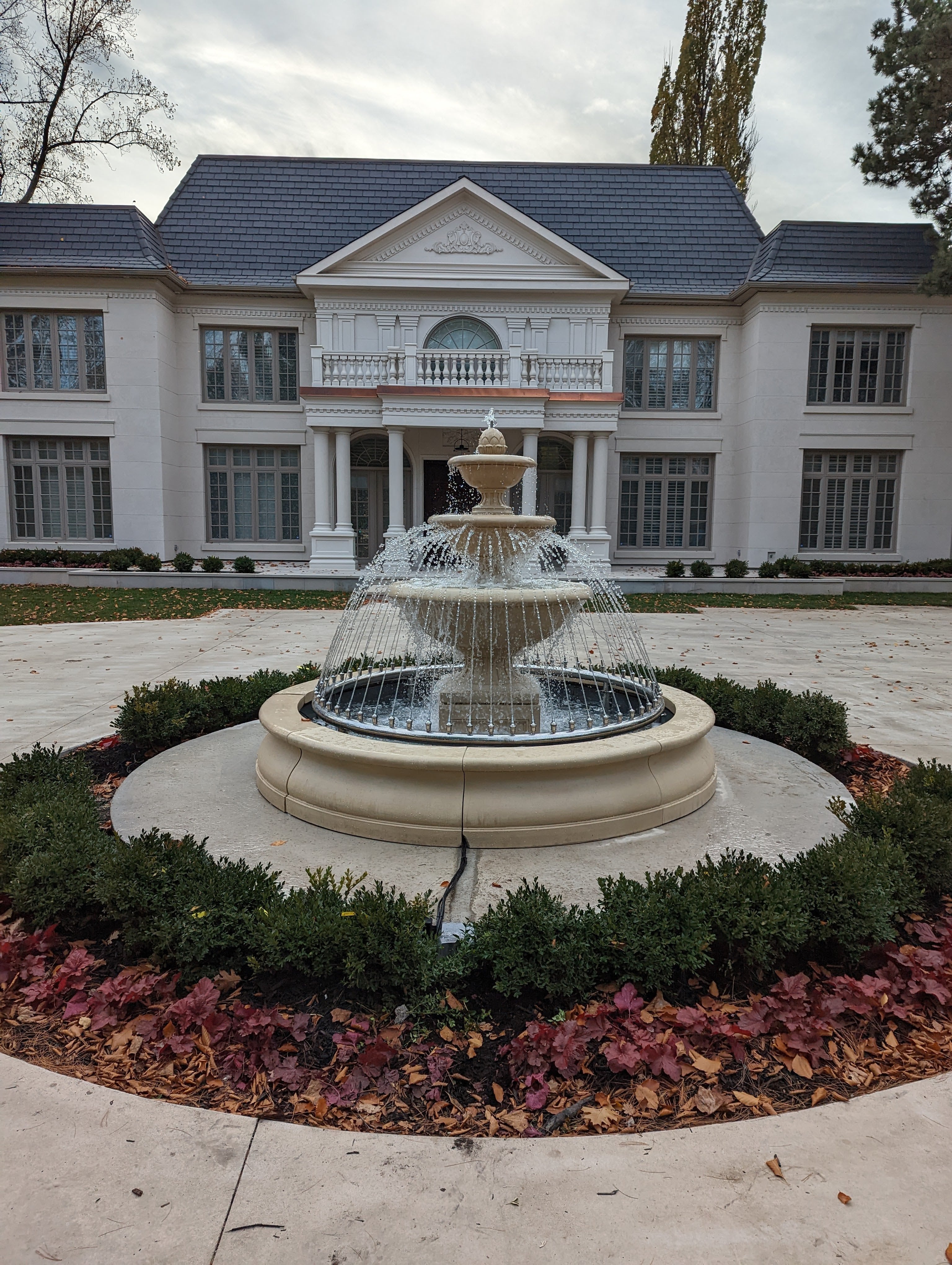 Photo of Campania Fonthill Fountain in Basin - Marquis Gardens