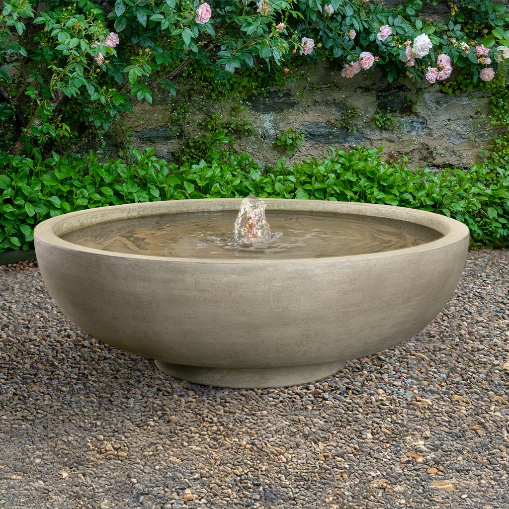 Campania Isla Fountain