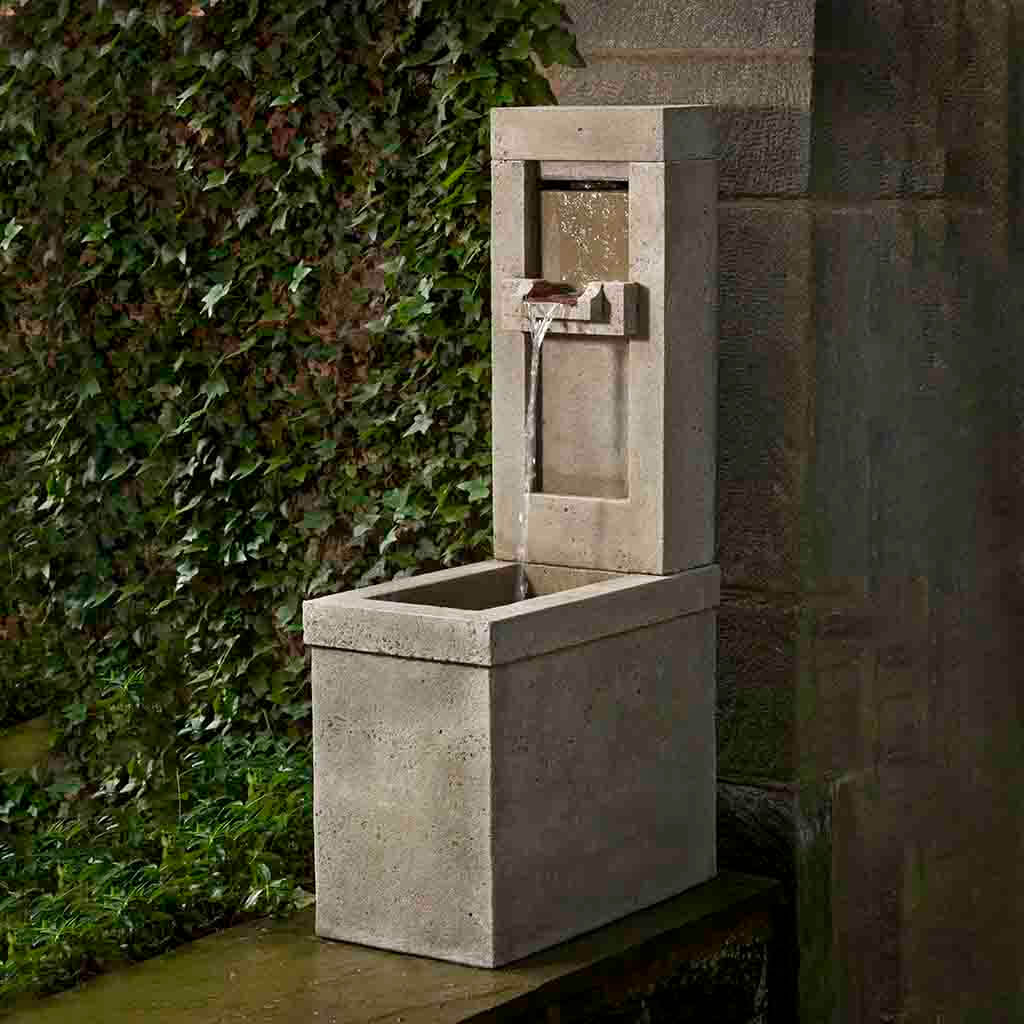 Campania Lucas Fountain