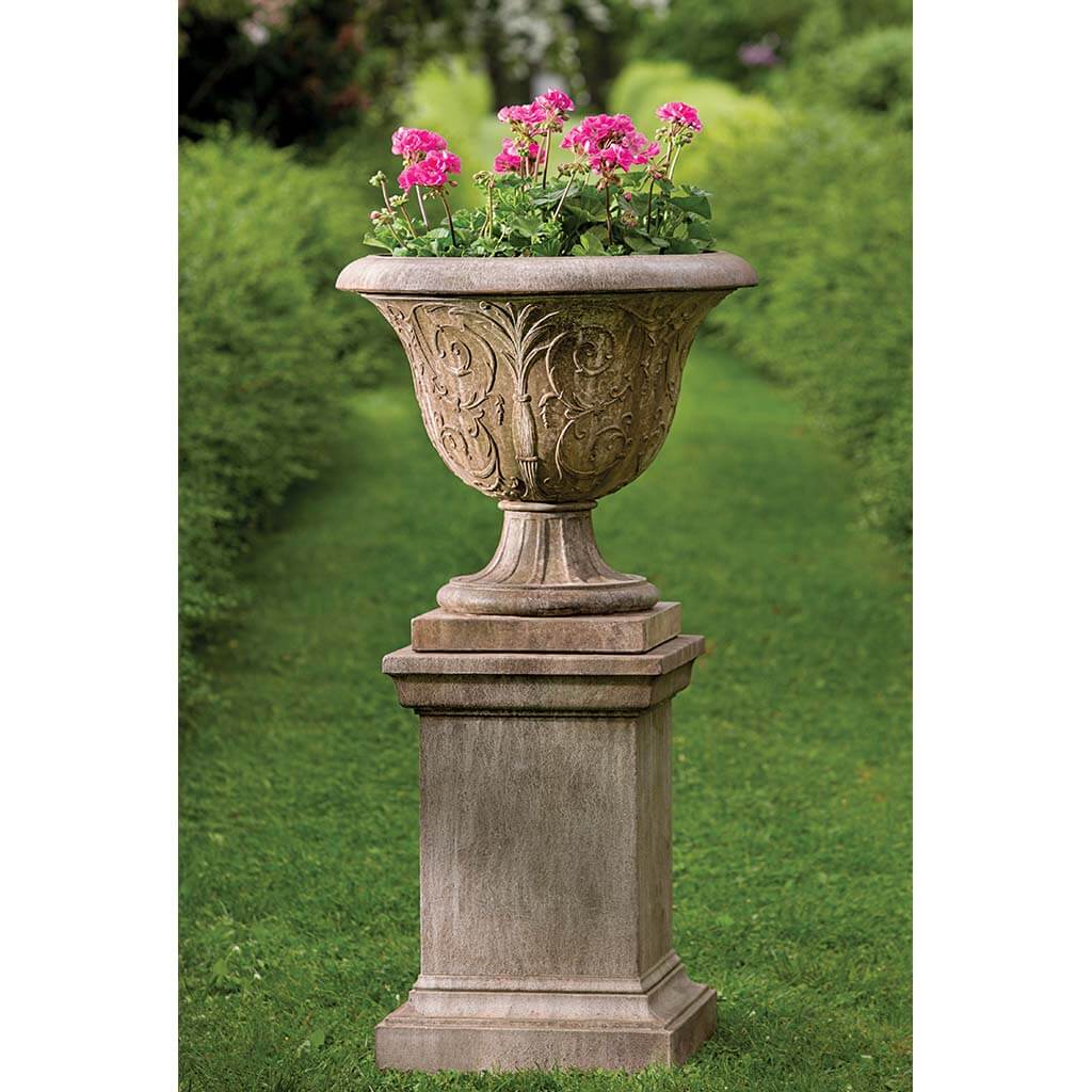 Palais Arabesque Urn with Pedestal – Exclusively Campania